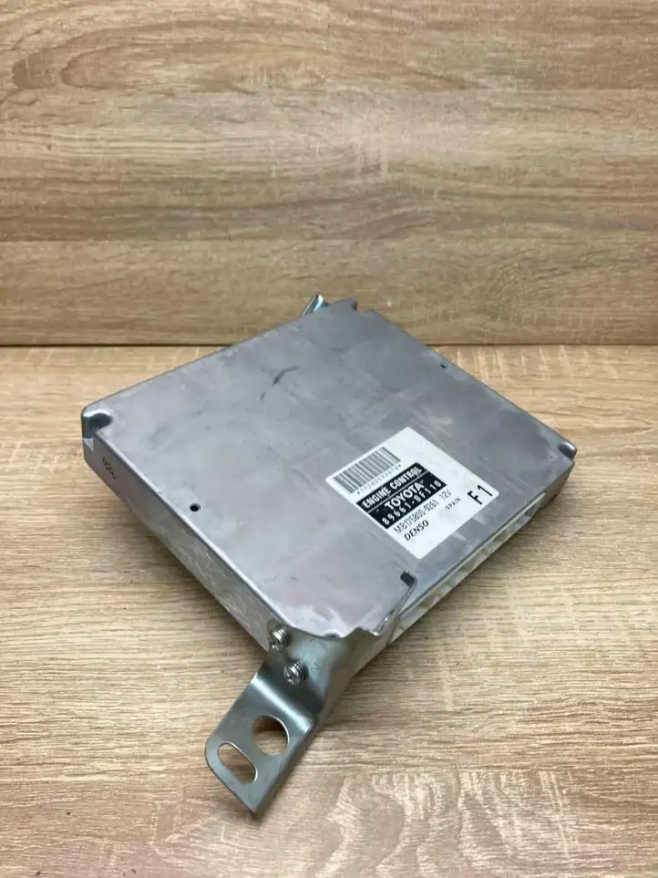 Toyota Corolla Verso AR10 (2004 - 2009) 896610F110 Блок управления двигателем (ECU) — фото 3