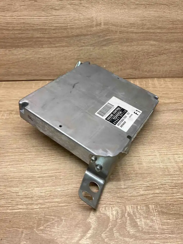 Toyota Corolla Verso AR10 (2004 - 2009) 896610F110 Блок управления двигателем (ECU) — фото 6
