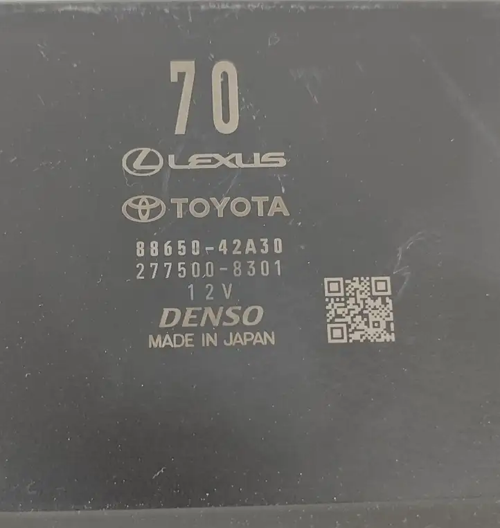 Toyota RAV 4 (XA50) (2018 - ) 8865042A30 Блок управления климат-контролем — фото 7