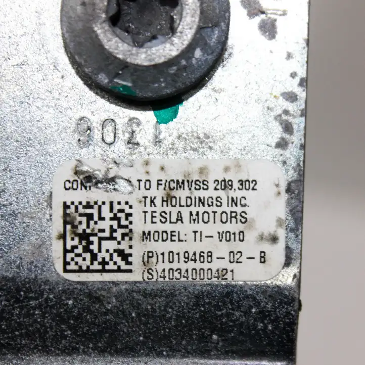 Tesla Model S (2012 - 2016) 101946802B Передний ремень безопасности — фото 7