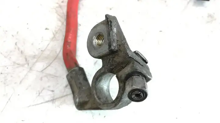 Opel Astra H (2004 - 2009) 55561062 Плюсовой провод аккумулятора — фото 4