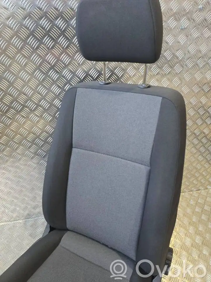 Volkswagen Transporter - Caravelle T6 7E7881201A Переднее сиденье пассажира — фото 4