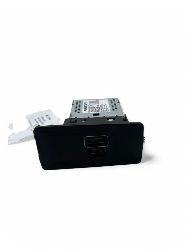 Volvo XC90 10R053559 USB разъем — фото 1