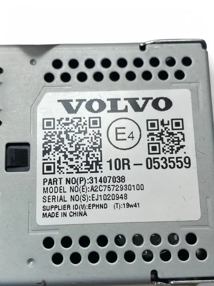 Volvo XC90 10R053559 USB разъем — фото 9