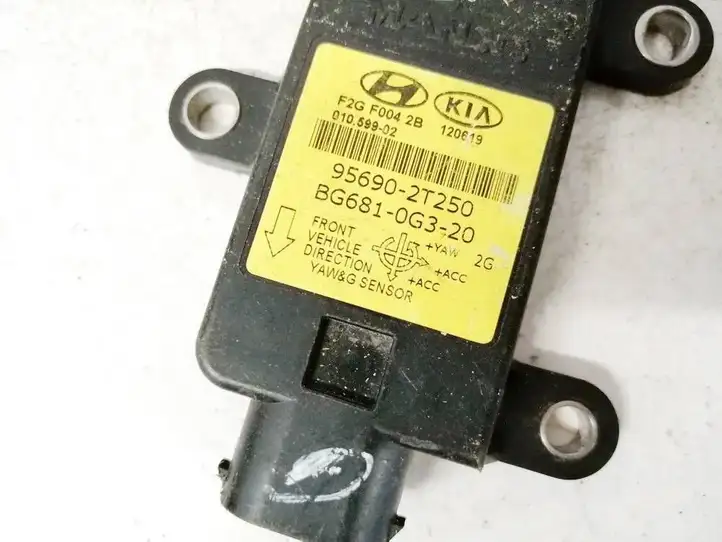 Kia Rio 956902t250 Датчик ESP — фото 3
