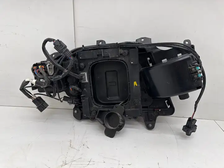 Hyundai Kona I 86340K4000 Крышка зарядного разъема — фото 10