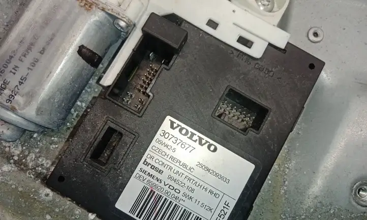 Volvo V50 (2004 - 2008) 8679080LH Электростеклоподъемник передний (комплект) — фото 4