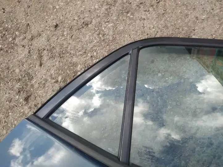 Toyota Auris 150 (2006 - 2012) Форточка двери — фото 2