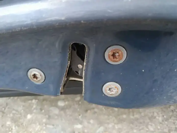 Toyota Auris 150 (2006 - 2012) Замок задней двери — фото 1