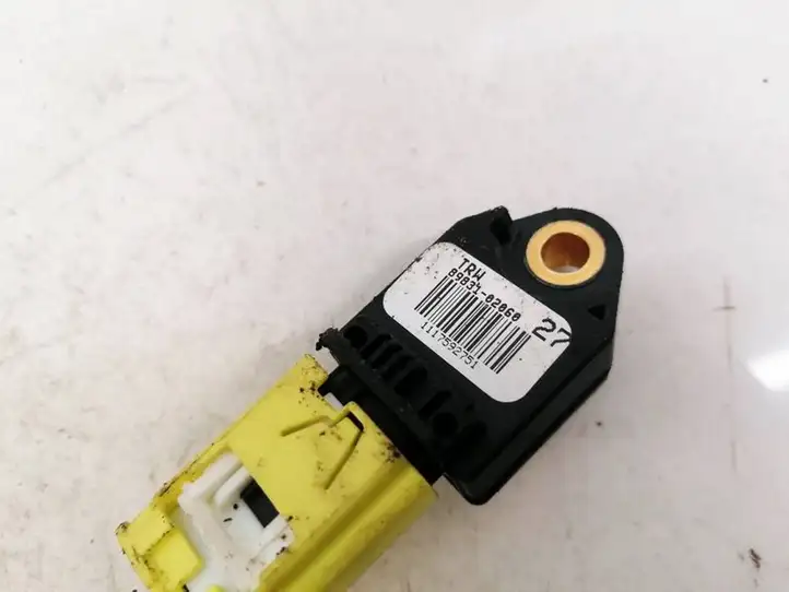 Toyota Auris 150 (2006 - 2012) 8983102060 Датчик удара SRS — фото 3
