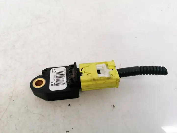 Toyota Auris 150 (2006 - 2012) 8983102060 Датчик удара SRS — фото 1