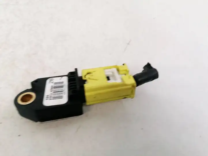 Toyota Auris 150 (2006 - 2012) 8983102080 Датчик удара SRS — фото 2