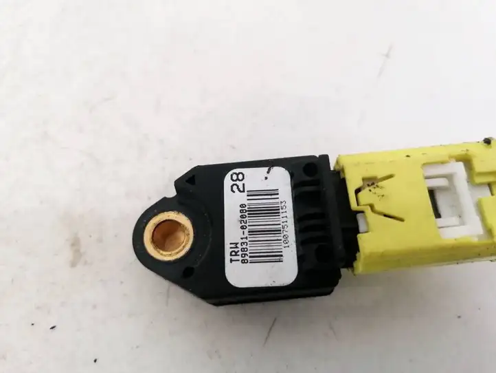 Toyota Auris 150 (2006 - 2012) 8983102080 Датчик удара SRS — фото 3