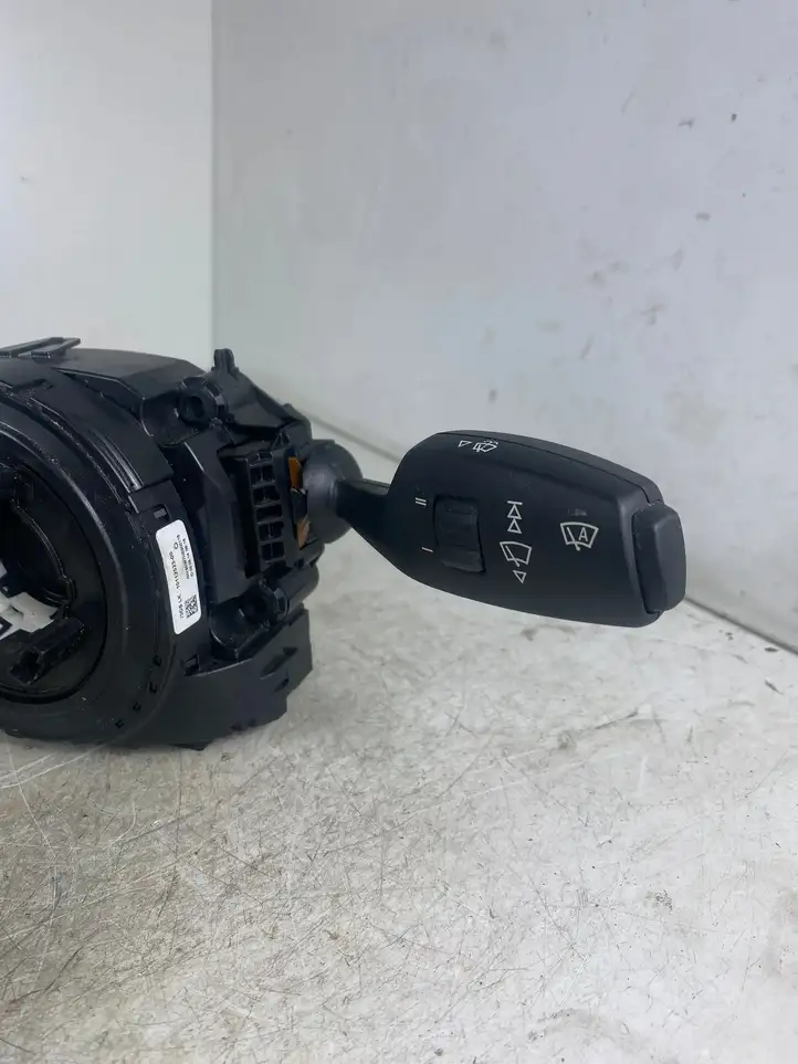 BMW 3 F30 F35 F31 (2012 - 2018) 9351140 Блок подрулевых переключателей — фото 3