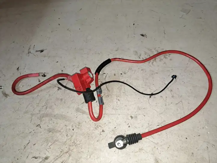 BMW 5 E60 E61 (2004 - 2010) 6944536 Плюсовой провод аккумулятора — фото 1
