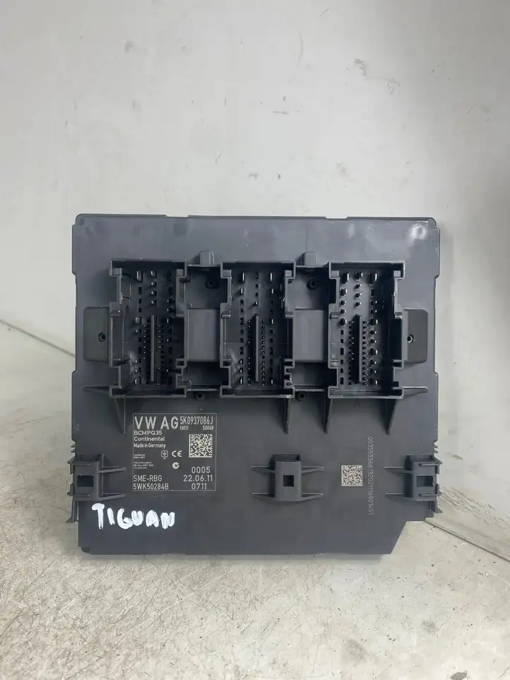 Volkswagen Tiguan (2007 - 2011) 5K0937086J Модуль комфорта — фото 1