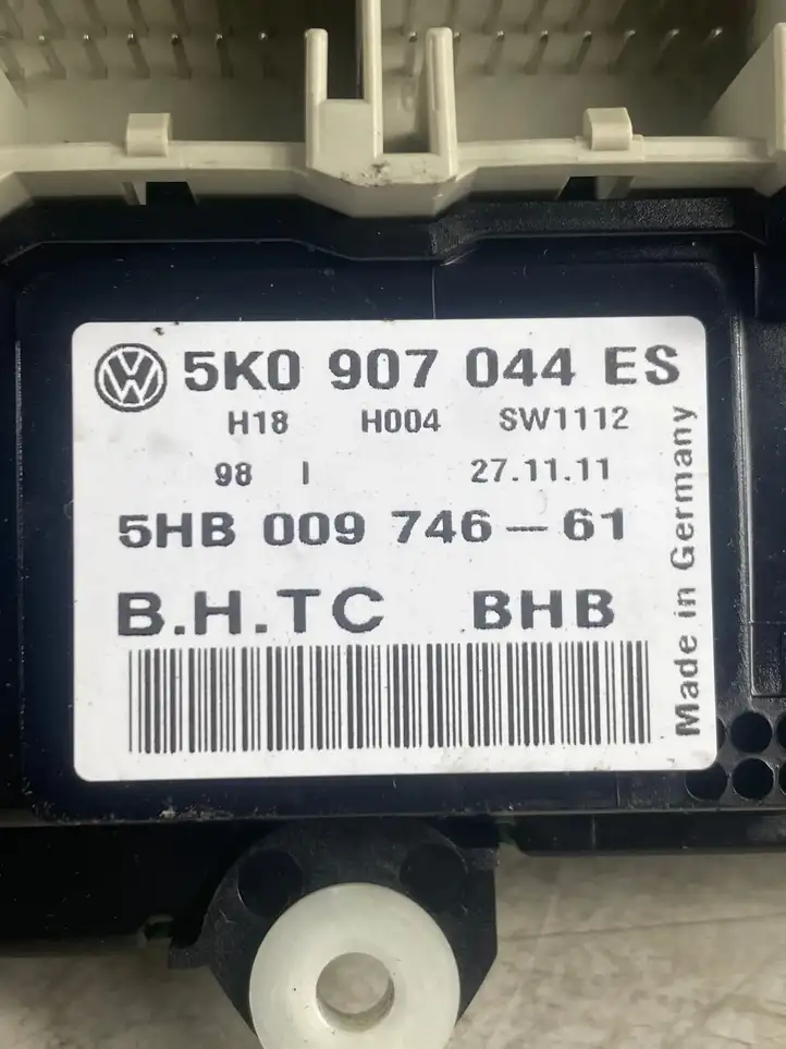 Volkswagen Tiguan (2007 - 2011) 5K0907044ES Блок управления климат-контролем — фото 5