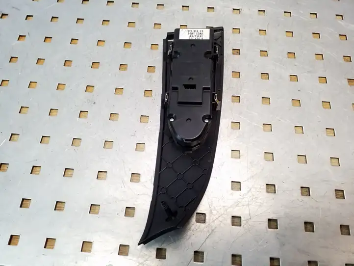 BMW 5 E60 E61 (2004 - 2010) 6939110 Кнопка стеклоподъемников — фото 4