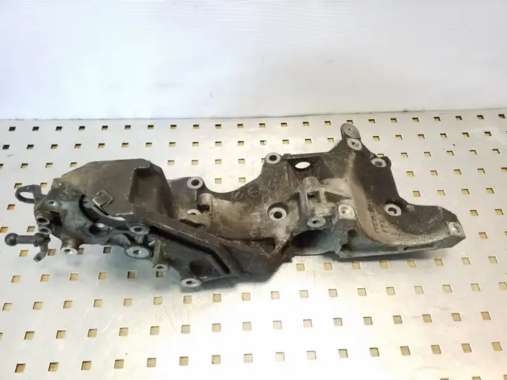 Seat Altea XL (2004 - 2015) V10003L903143D Кронштейн топливного насоса — фото 2
