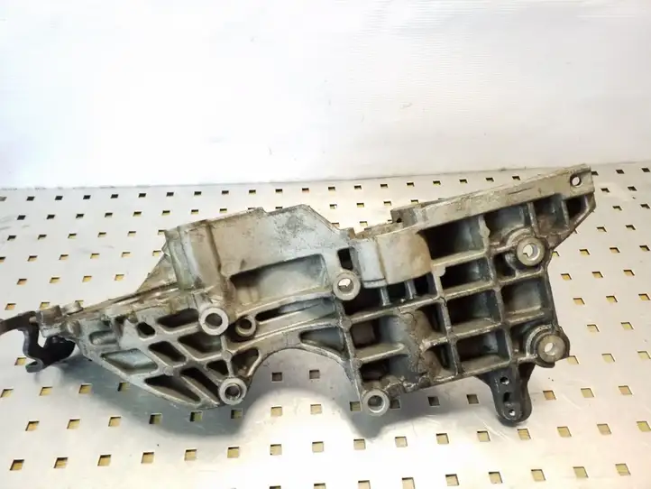 Seat Altea XL (2004 - 2015) V10003L903143D Кронштейн топливного насоса — фото 3