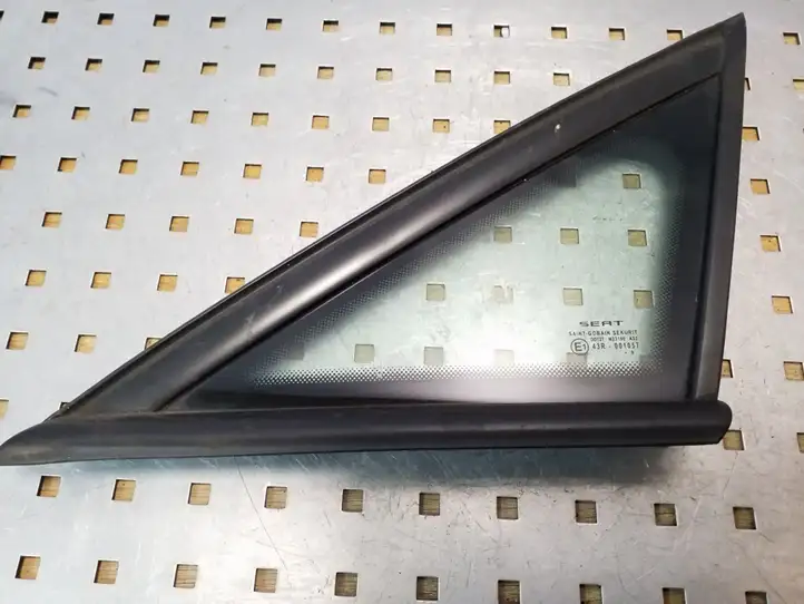 Seat Altea XL (2004 - 2015) 5P0845411 Треугольное стекло кузова — фото 1