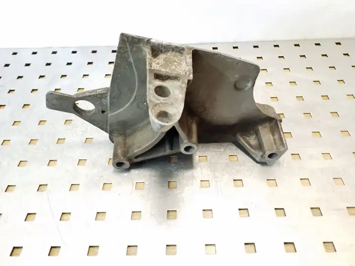 Nissan Note (E11) (2006 - 2014) Кронштейн двигателя — фото 2