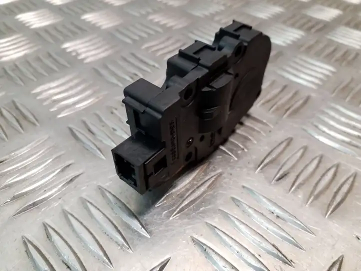 BMW 1 E81 E87 (2004 - 2011) CZ1139300711 Двигатель задвижки потока воздуха — фото 3