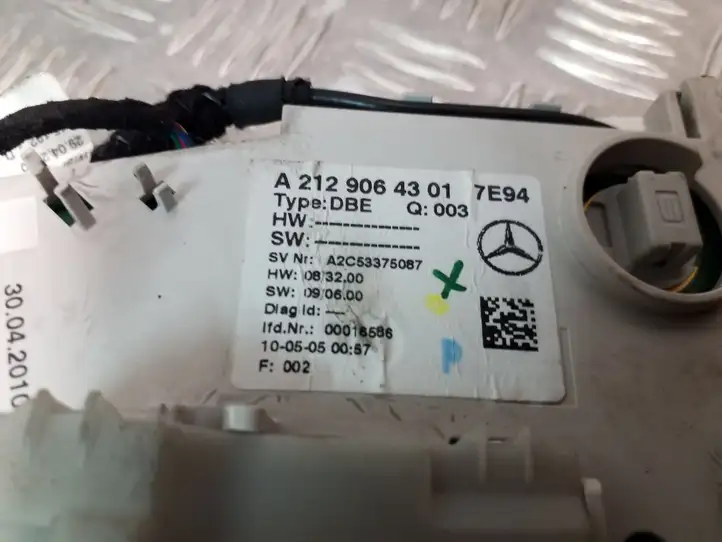 Mercedes-Benz E W212 (2009 - 2016) A2129064301 Передняя подсветка — фото 3