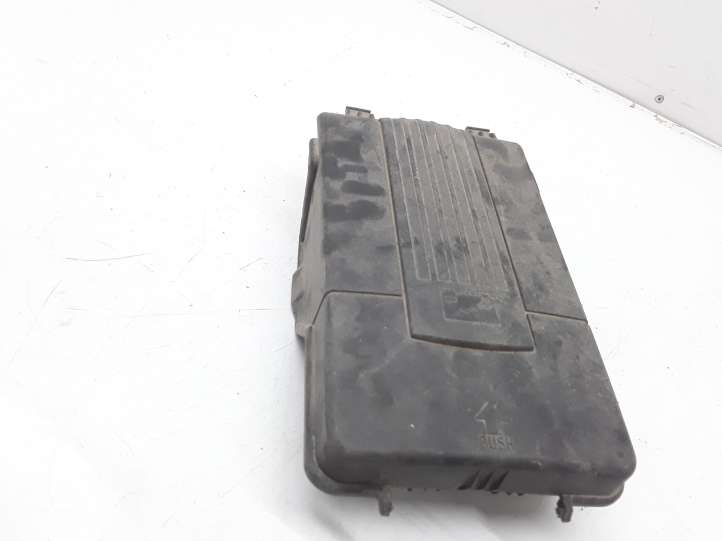 Skoda Octavia Mk2 (1Z) (2004 - 2013)  1K0915443C Крышка ящика аккумулятора