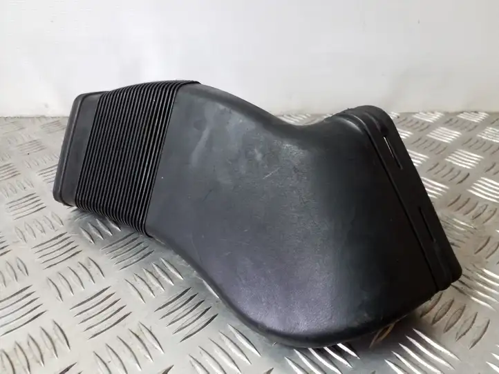 Audi A4 S4 B5 8D (1999 - 2001) 8D0129617E Детали воздухозаборника — фото 2