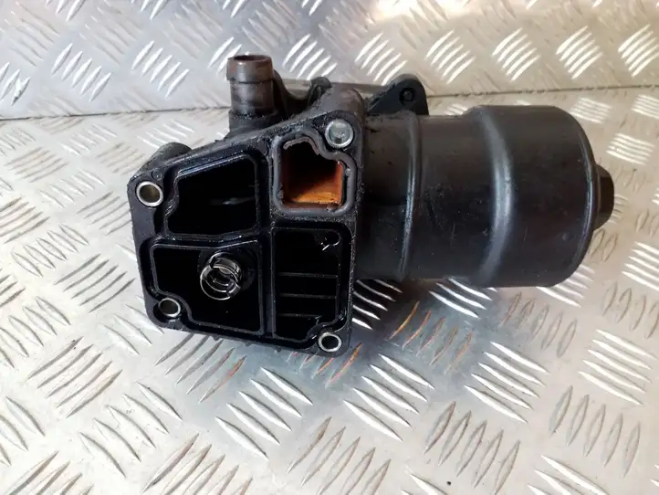 Volkswagen Sharan (2010 - 2015) 03L117021C Кронштейн масляного фильтра — фото 2