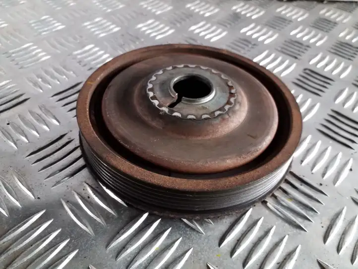 Nissan Juke I F15 (2010 - 2018) E111126A Шкив коленчатого вала — фото 1