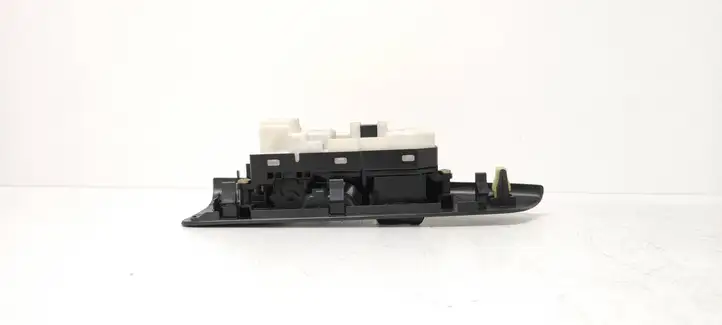 Toyota Corolla Verso E121 (2001 - 2004) 8404013060 Кнопка стеклоподъемников — фото 4