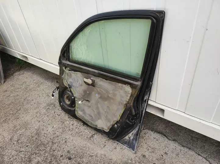 Nissan Micra (2003 - 2007) Дверь — фото 8