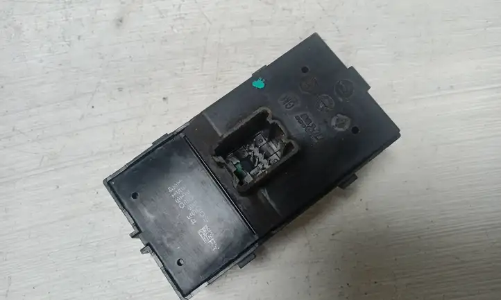 Opel Astra J (2012 - 2015) 13305009 Блок кнопок стеклоподъемников — фото 4