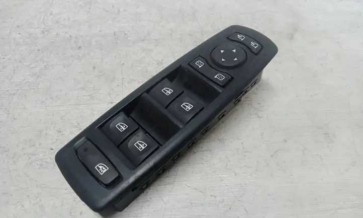 Renault Megane III (2009 - 2016) 809610006R Блок кнопок стеклоподъемников — фото 1