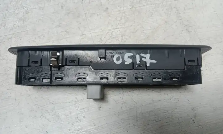 Renault Megane III (2009 - 2016) 809610006R Блок кнопок стеклоподъемников — фото 3