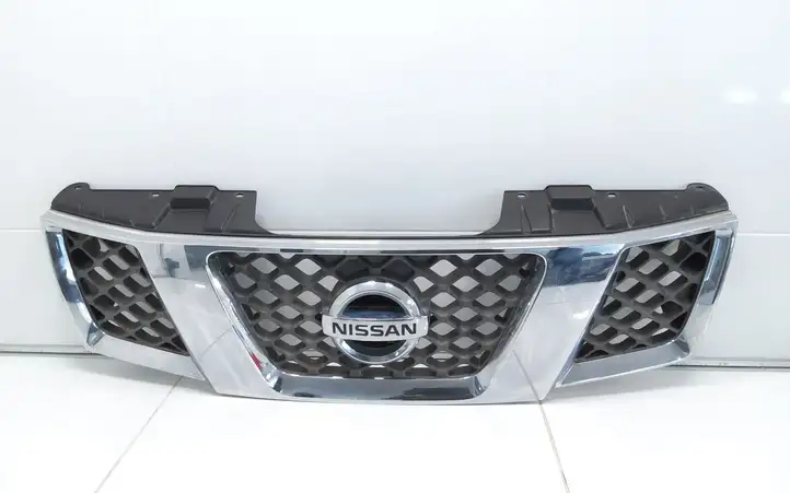 Nissan Pathfinder R51 (2005 - 2012) 2310EBXXX Верхняя решетка радиатора — фото 1