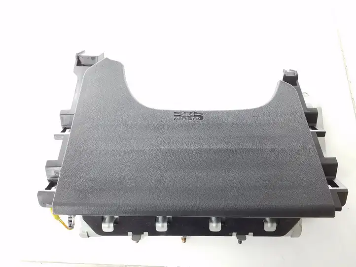 Mitsubishi ASX (2010 - 2016) 7030A242 Коленная подушка безопасности — фото 1