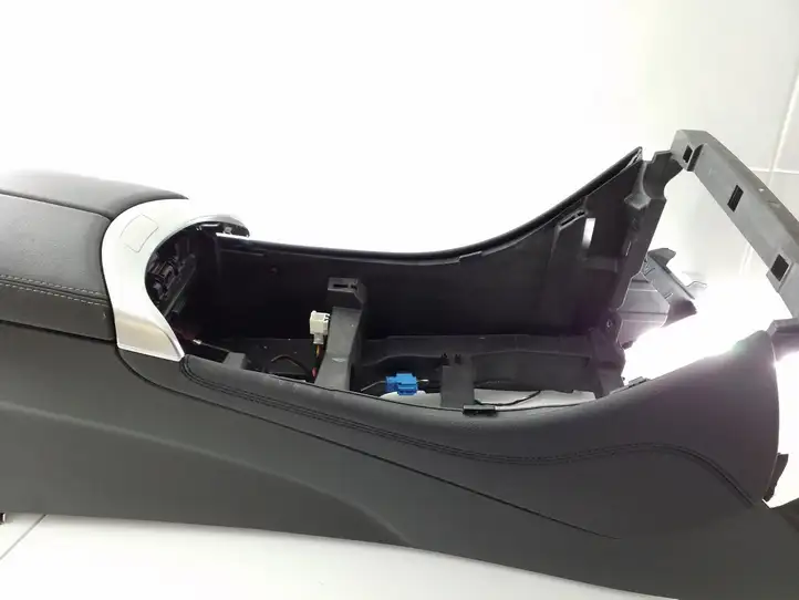 Mercedes-Benz EQC (2018 - ) Центральная консоль — фото 6