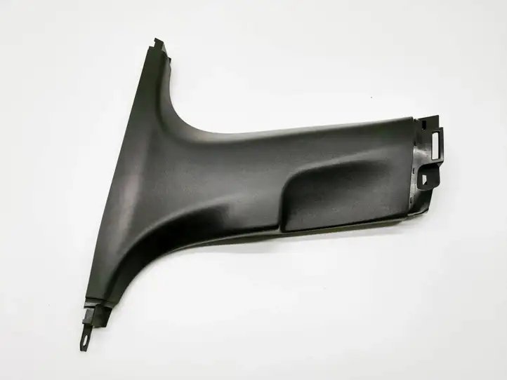 Tesla Model 3 (2017 - 2023) 1086296-80-H Нижняя обшивка стойки B — фото 1