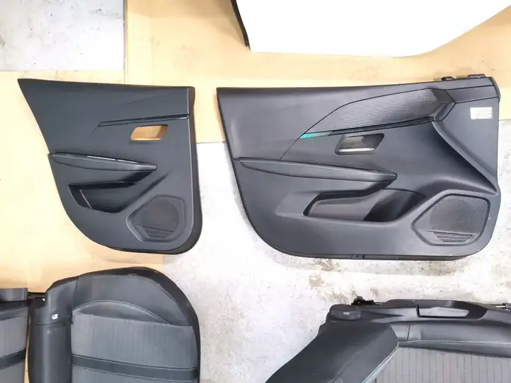 Peugeot 208 (2019 - ) Комплект салона — фото 3