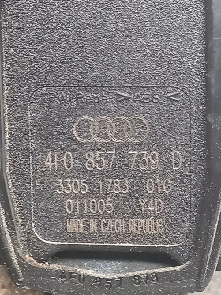 Audi A6 S6 C6 4F (2008 - 2011) 4F0857739D Задний средний замок ремня — фото 3