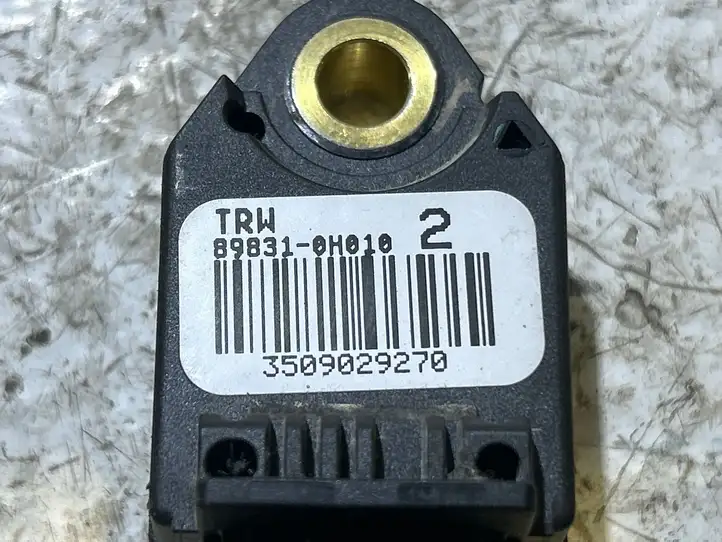 Toyota Yaris (2005 - 2009) 898310H010 Датчик удара SRS — фото 3