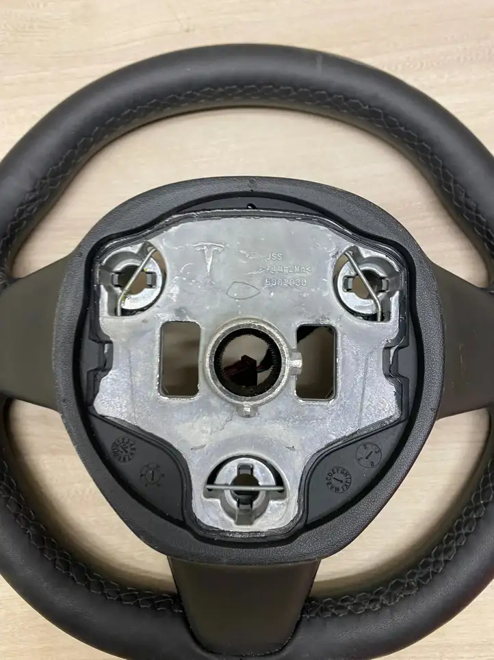 Tesla Model 3 (2017 - 2023) 800283801 Модуль комфорта — фото 2