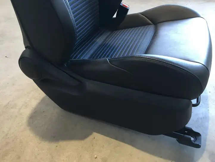 Toyota RAV 4 (XA50) (2018 - ) Переднее сиденье пассажира — фото 5