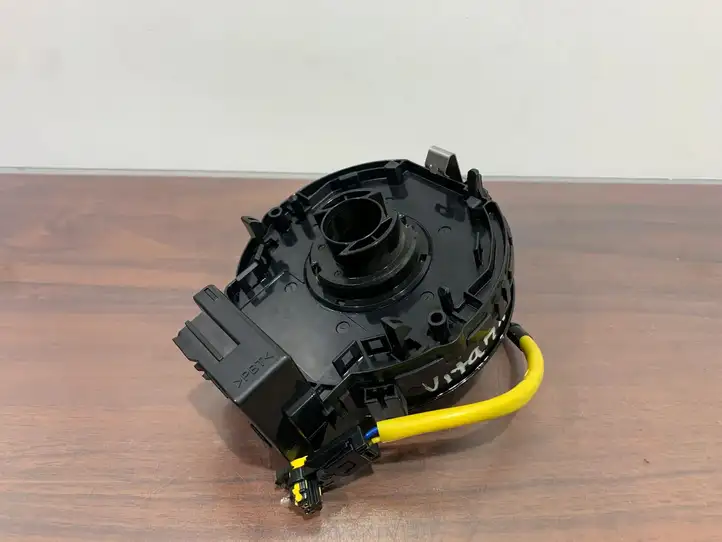 Suzuki Vitara (2014 - 2018) CM64J1RW78008 Контактное кольцо SRS — фото 4