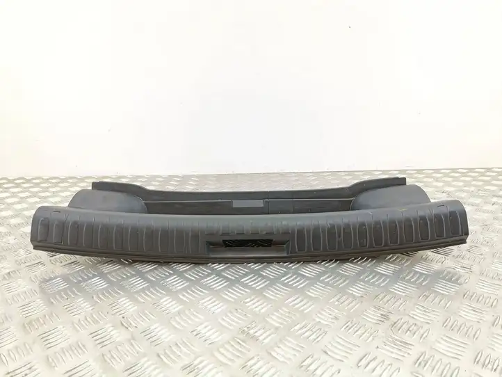 BMW 1 E81 E87 (2004 - 2011) 7123335 Отделка порога багажника — фото 2