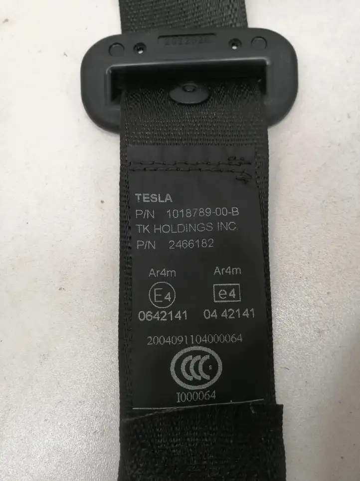 Tesla Model S (2012 - 2016) 101878900B Задний ремень безопасности — фото 4