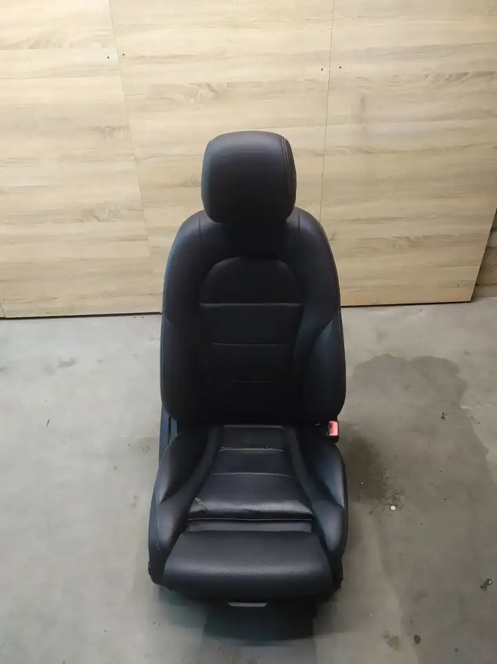 Mercedes-Benz C W205 (2014 - 2021) Переднее сиденье пассажира — фото 1